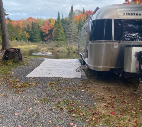 HTR Adirondacks Waterview back-in 50 amp full hook up rv site