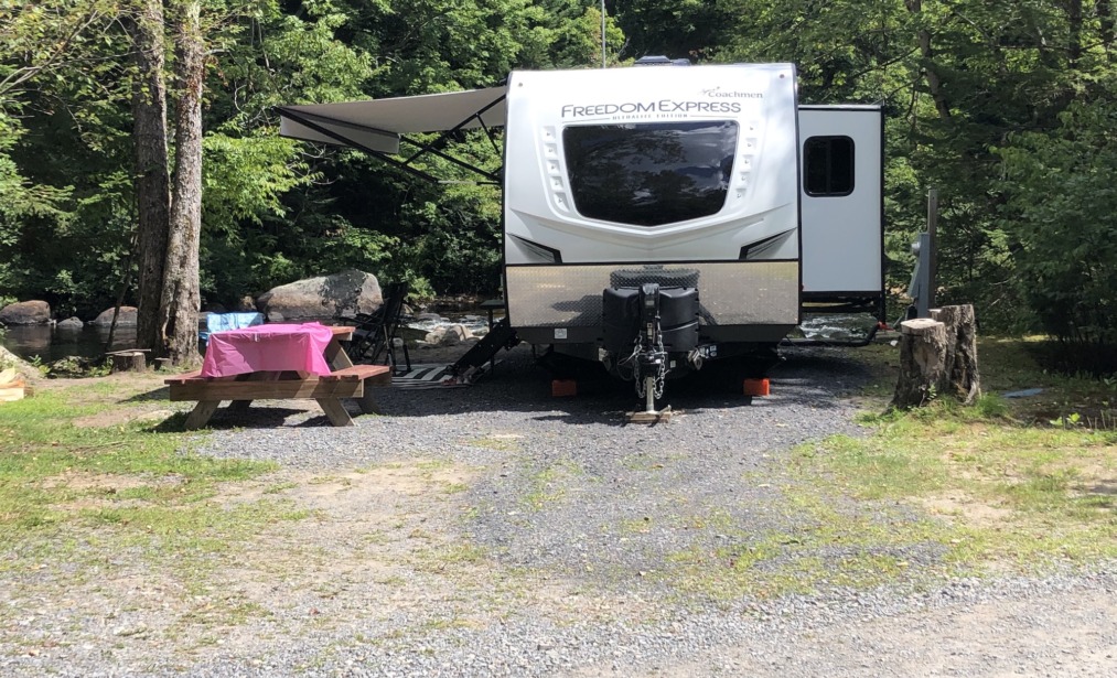 Waterfront Back In - 30 amp FHU