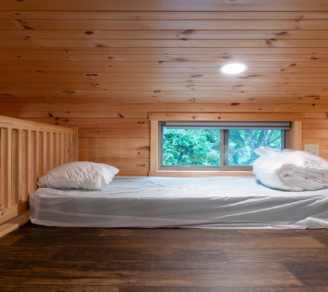 HTR Adirondacks Waterview deluxe one bedroom cabin with loft