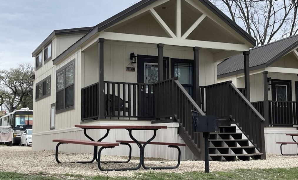 Waterfront Tiny Home with Full Kitchen