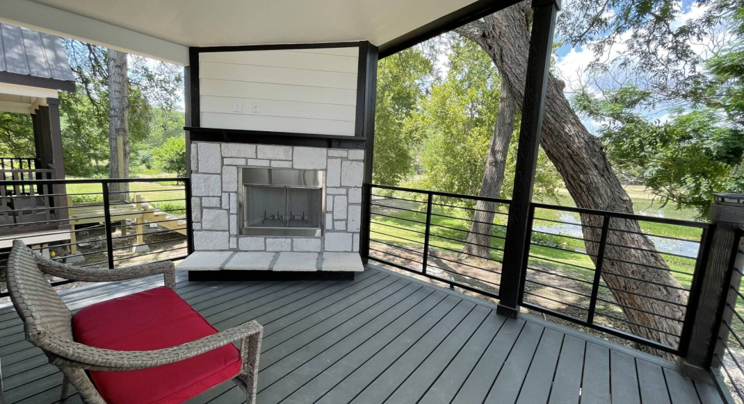 Kerrville - Waterfront Tiny Home w/ Outdoor Fireplace