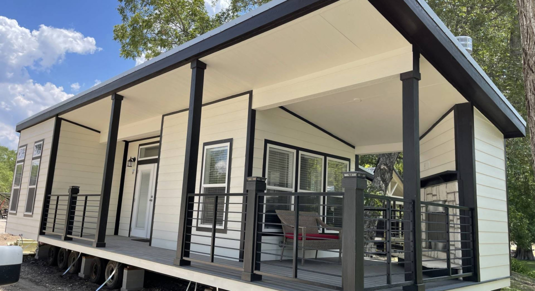 Kerrville - Waterfront Tiny Home w/ Outdoor Fireplace