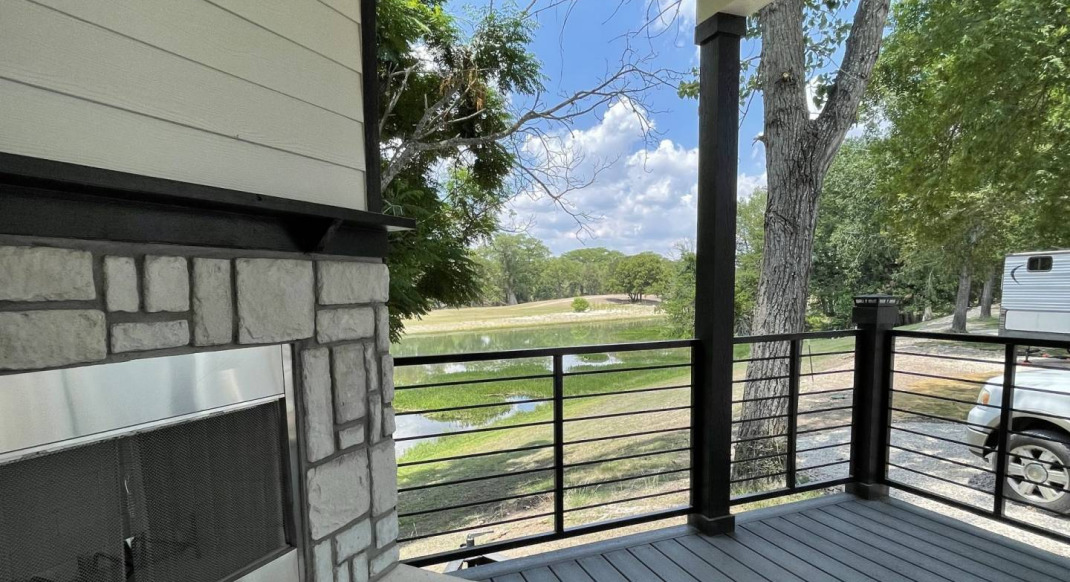 Kerrville - Waterfront Tiny Home w/ Outdoor Fireplace