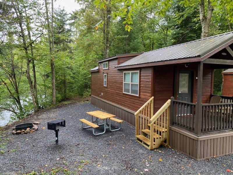 Waterview Deluxe Cabin - 1 Bedroom w/ Loft