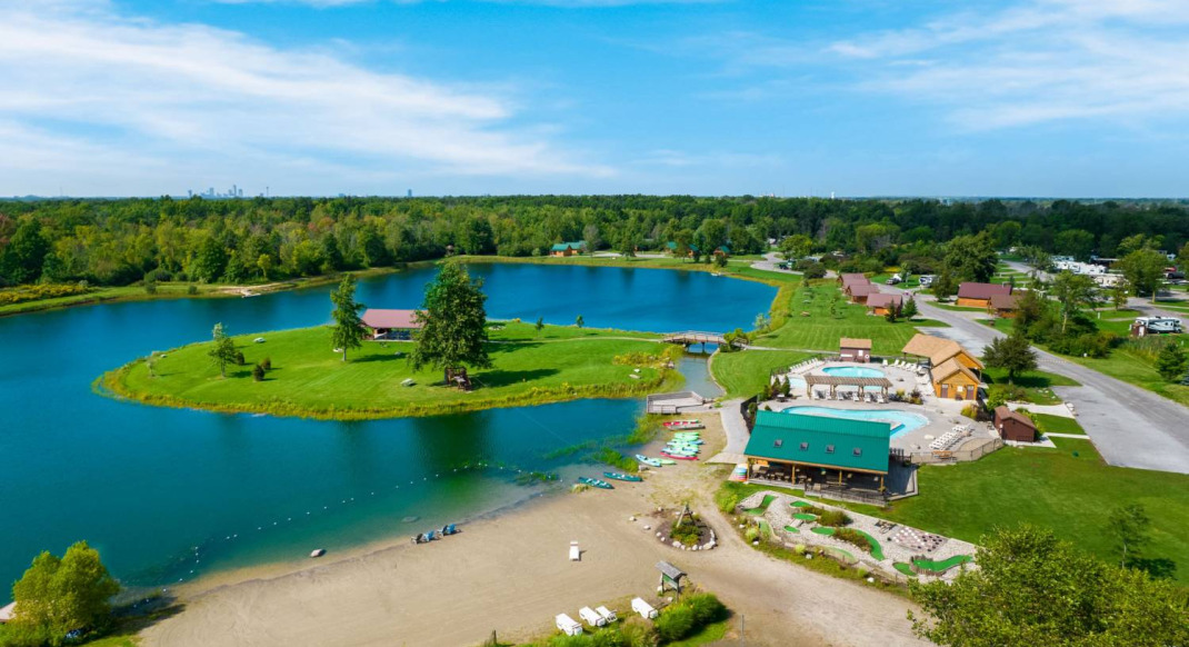 Deluxe Cabin Rental Grand Island, NY HTR Niagara