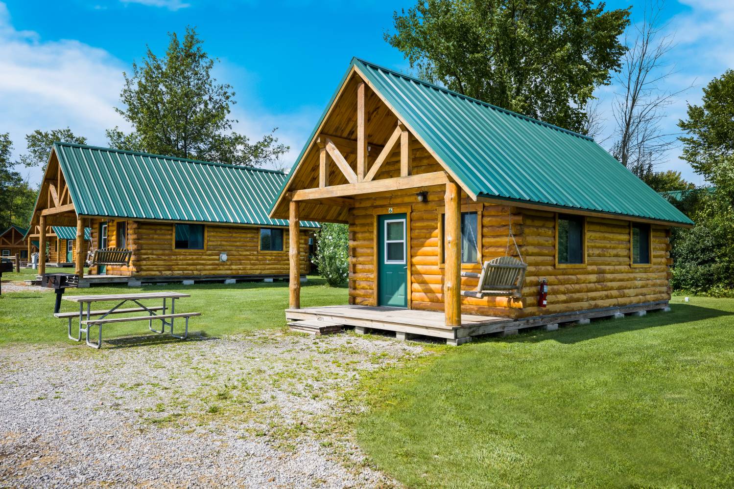 Deluxe Cabin Rental Grand Island, NY HTR Niagara