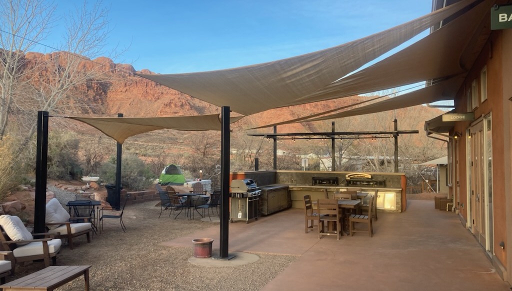 Rustic Lodge Outdoor Kitchen