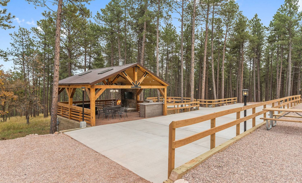 Deluxe Gazebo FHU Pull Thru