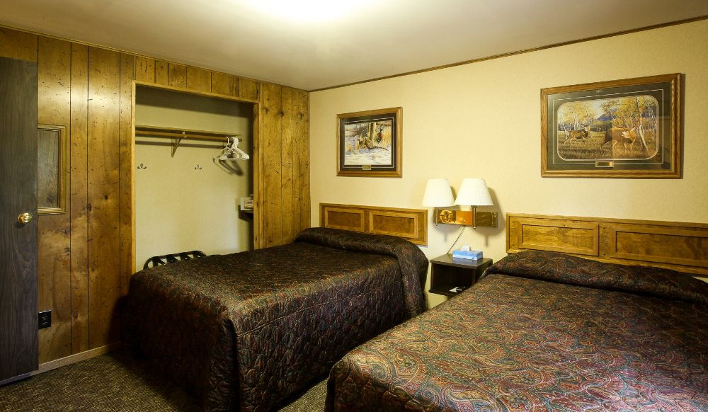american buffalo - 4 person one bedroom guesthouse (g7-g15)