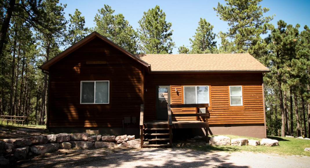 american buffalo - 6 person guesthouse (g18-g19)