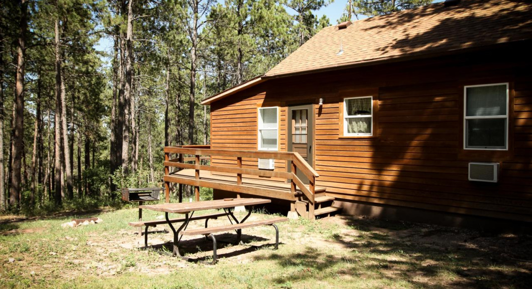 american buffalo - 6 person guesthouse (g18-g19)