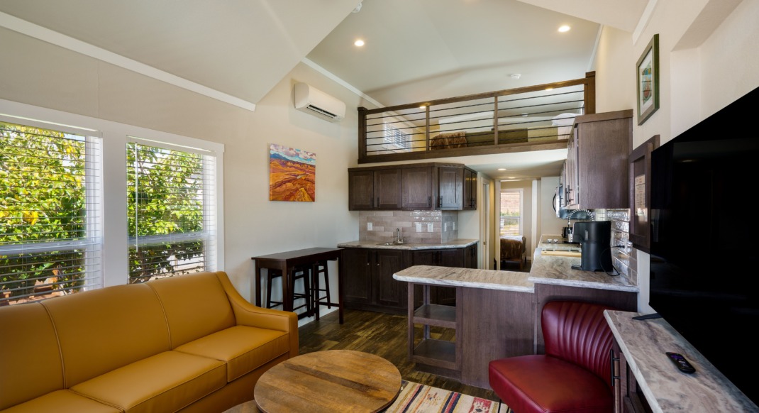 htr moab deluxe loft cottage living