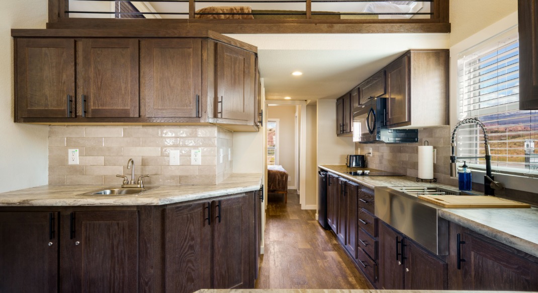 htr moab deluxe loft cottage kitchen