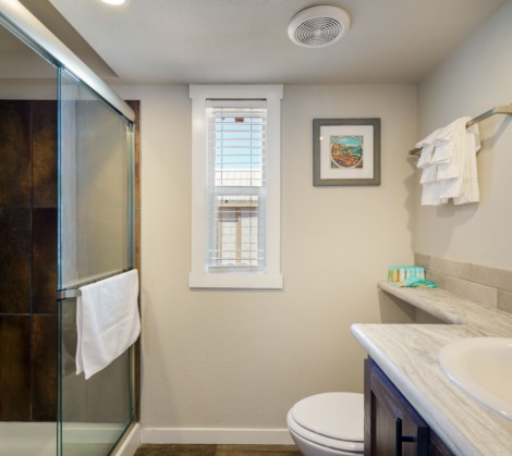 htr moab deluxe loft cottage bathroom