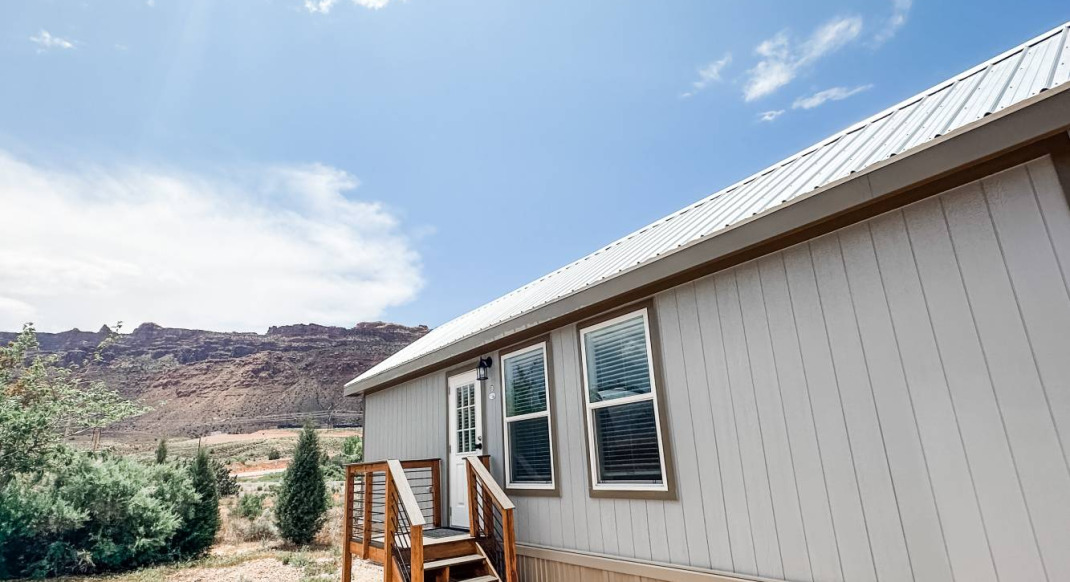 htr moab deluxe cottage exterior