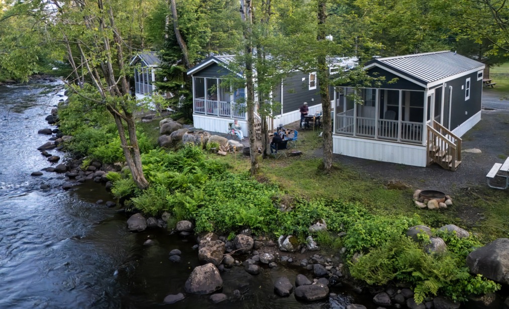 Waterview Deluxe Cabin - 2 Bedroom