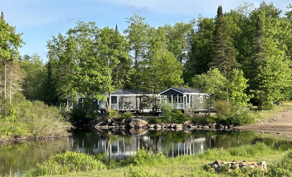 Waterfront Cabin - 2 Bedroom
