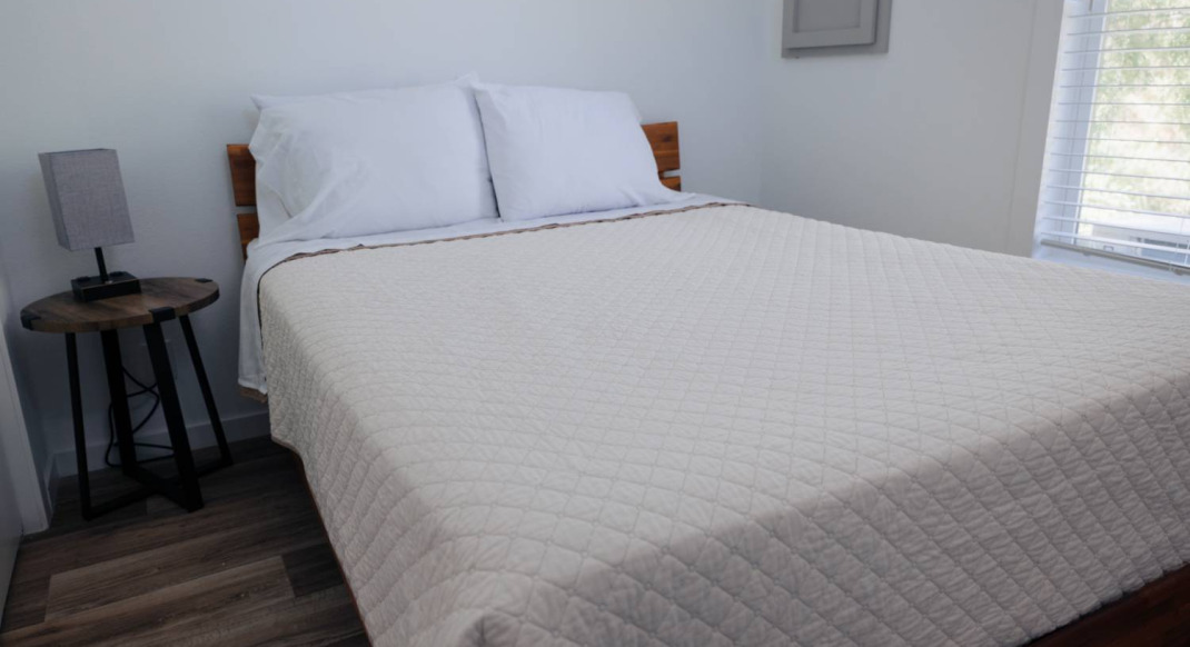 htr tx hill country cozy cabin sleeps 4 bedroom