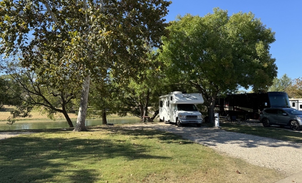RV 30/50 AMP FHU Premium Waterfront Back In