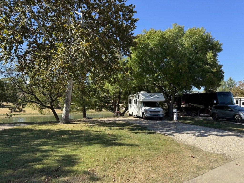 RV 30/50 AMP FHU Premium Waterfront Back In HTR