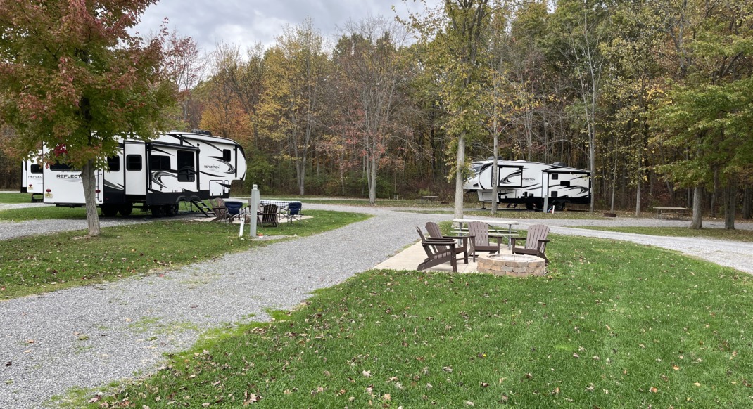 Niagara Deluxe Pull Thru RV Site