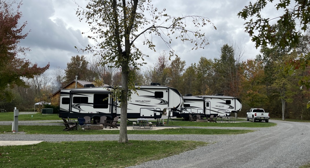 Niagara Deluxe Pull Thru RV Site