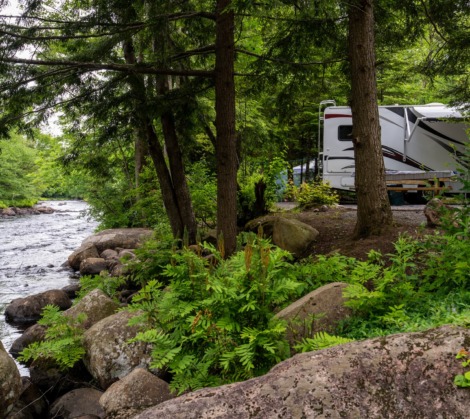 HTR Adirondacks Waterfront back-in 50 amp full hook up rv site