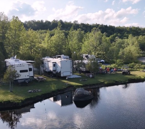 HTR Adirondacks Waterfront back-in 50 amp full hook up rv site